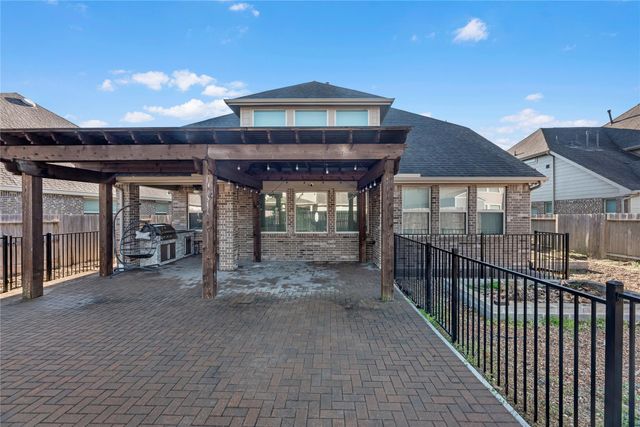 5718 Oakhurst Trail, Pasadena, TX 77505