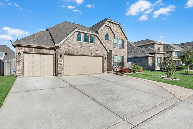 5718 Oakhurst Trail, Pasadena, TX 77505