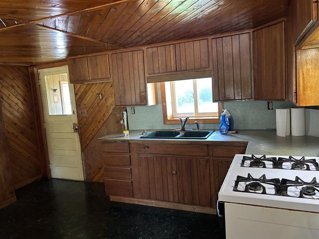 4790 S Greenville Road, Greenville, MI 48838