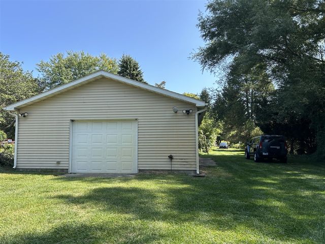 4790 S Greenville Road, Greenville, MI 48838