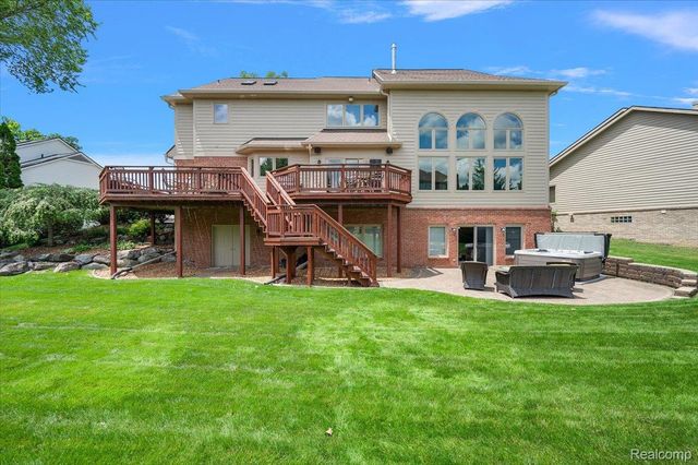 4417 Island View Drive, Waterford Charter Township, MI 48328