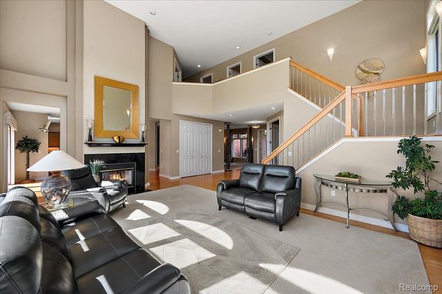 4417 Island View Drive, Waterford Charter Township, MI 48328