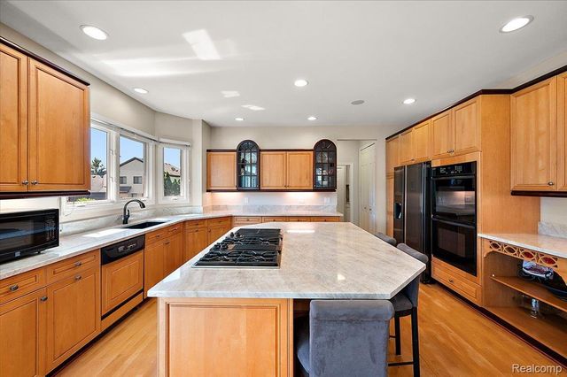 4417 Island View Drive, Waterford Charter Township, MI 48328