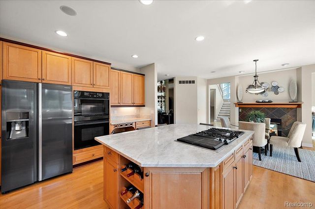 4417 Island View Drive, Waterford Charter Township, MI 48328