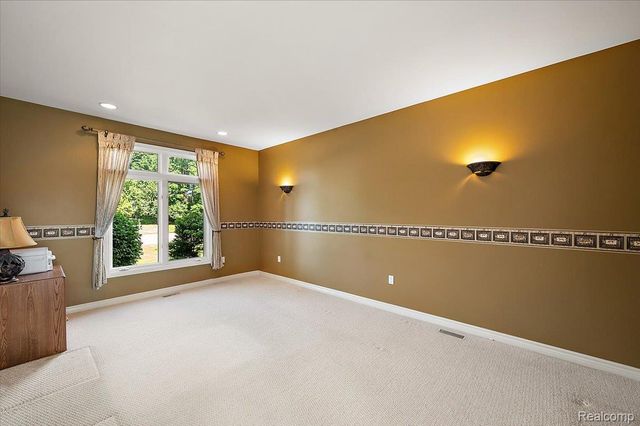 4417 Island View Drive, Waterford Charter Township, MI 48328