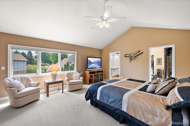 4417 Island View Drive, Waterford Charter Township, MI 48328