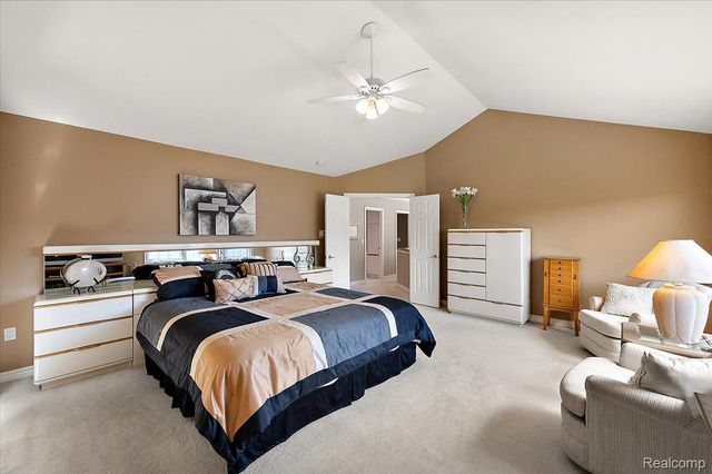 4417 Island View Drive, Waterford Charter Township, MI 48328