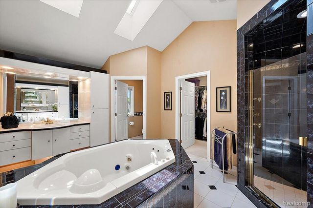 4417 Island View Drive, Waterford Charter Township, MI 48328