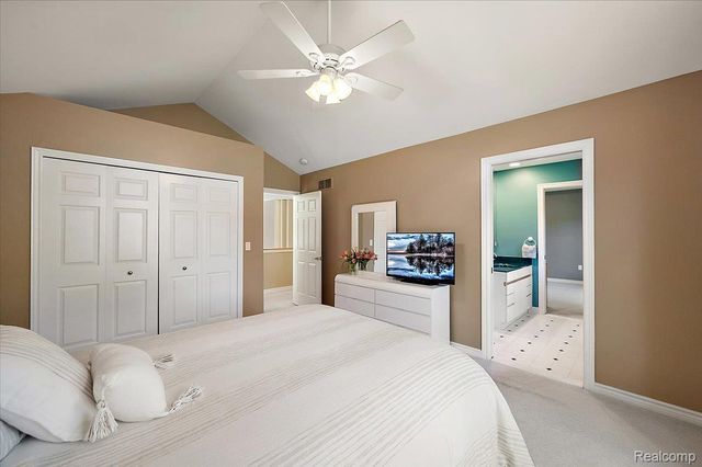 4417 Island View Drive, Waterford Charter Township, MI 48328