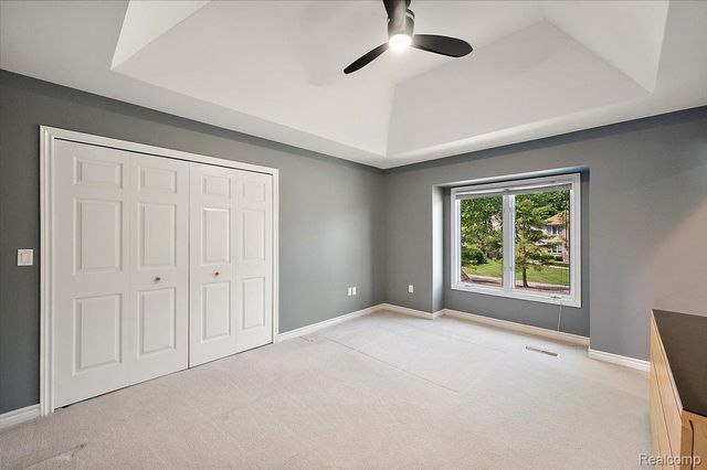 4417 Island View Drive, Waterford Charter Township, MI 48328
