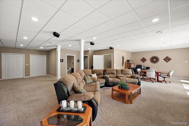 4417 Island View Drive, Waterford Charter Township, MI 48328