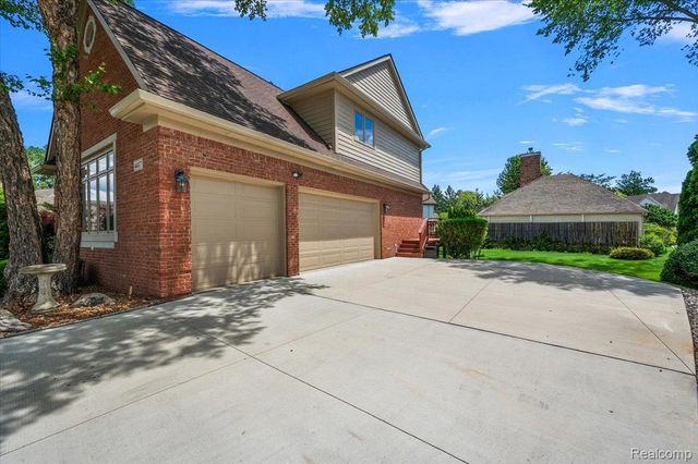 4417 Island View Drive, Waterford Charter Township, MI 48328