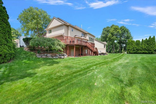4417 Island View Drive, Waterford Charter Township, MI 48328