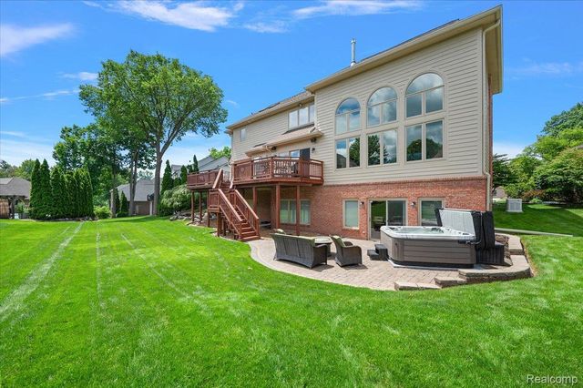 4417 Island View Drive, Waterford Charter Township, MI 48328