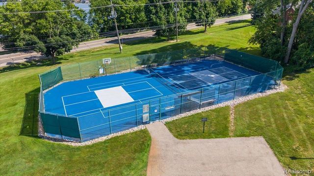 4417 Island View Drive, Waterford Charter Township, MI 48328