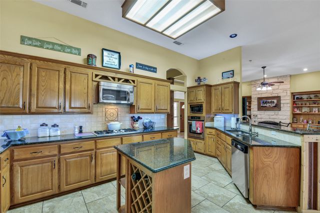 2020 Houston Road, Burleson, TX 76028