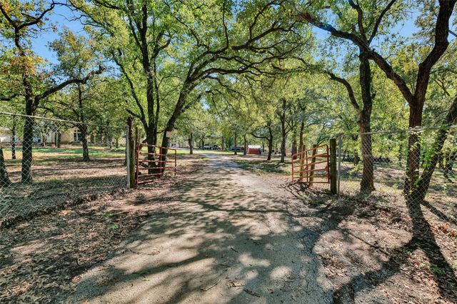 2020 Houston Road, Burleson, TX 76028