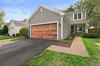 490 CAMBRIDGE Drive, Grayslake, IL 60030