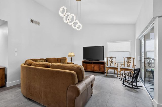 1230 NW 22nd Avenue, Delray Beach, FL 33445