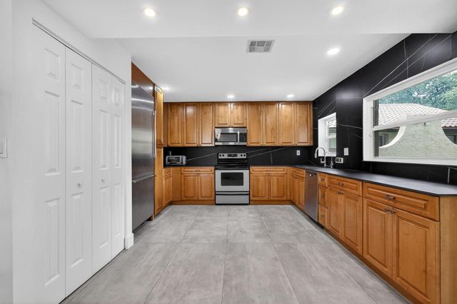 1230 NW 22nd Avenue, Delray Beach, FL 33445