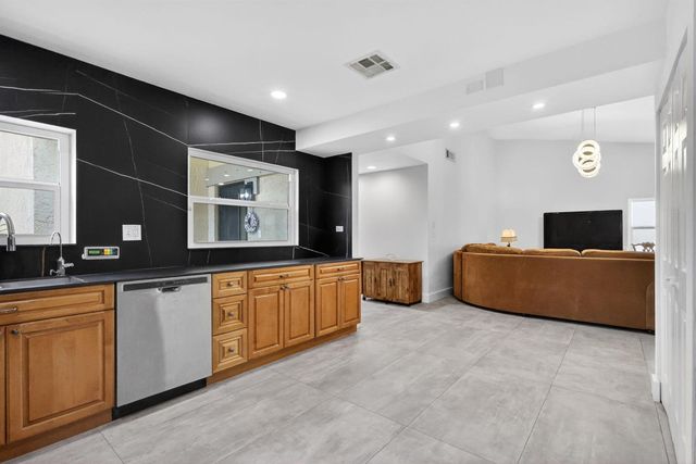 1230 NW 22nd Avenue, Delray Beach, FL 33445