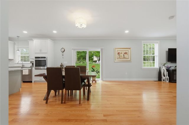 12 Hidden Hills Drive, Seekonk, MA 02771