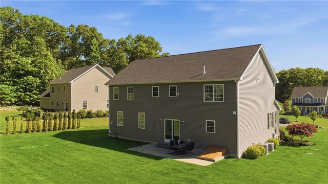 12 Hidden Hills Drive, Seekonk, MA 02771