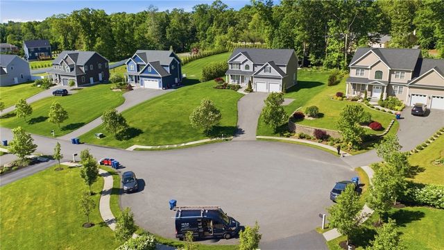 12 Hidden Hills Drive, Seekonk, MA 02771
