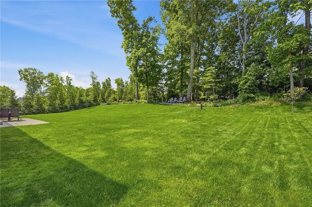 12 Hidden Hills Drive, Seekonk, MA 02771