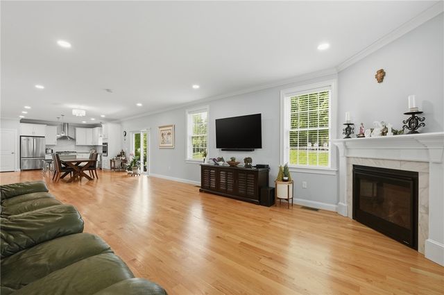12 Hidden Hills Drive, Seekonk, MA 02771