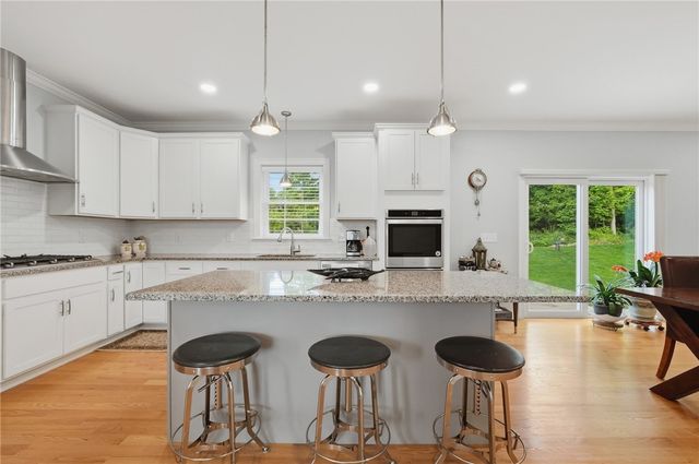 12 Hidden Hills Drive, Seekonk, MA 02771