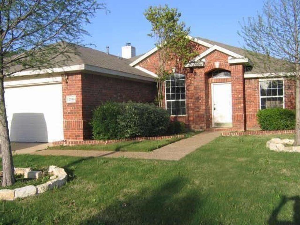 2504 Blue Holly Drive, Corinth, TX 76210