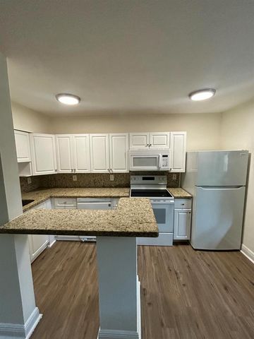 921 NE 17th Avenue 4, Fort Lauderdale, FL 33304