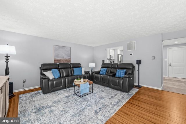 9179 FOREST BREEZE CT, Springfield, VA 22152