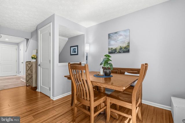 9179 FOREST BREEZE CT, Springfield, VA 22152