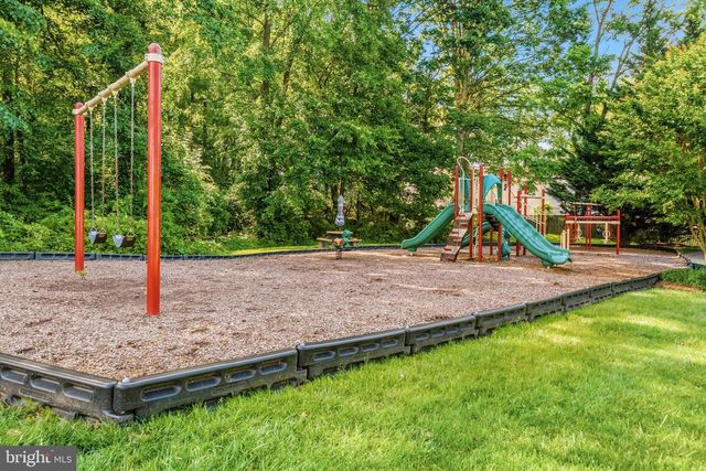 9179 FOREST BREEZE CT, Springfield, VA 22152