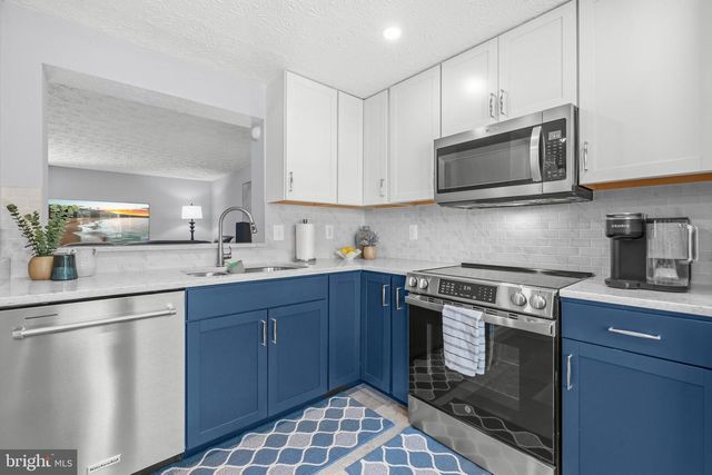 9179 FOREST BREEZE CT, Springfield, VA 22152