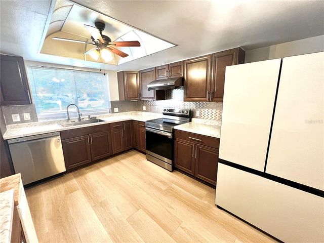 1021 WINDSONG CIRCLE, Apopka, FL 32703