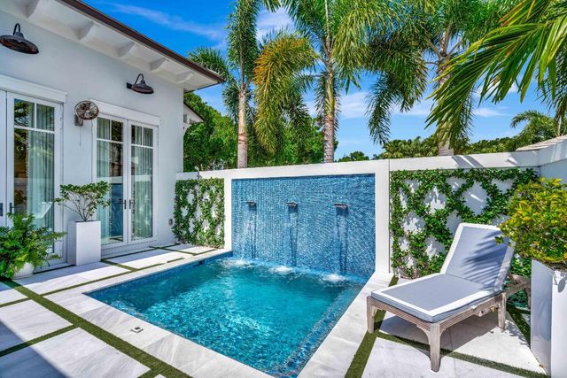 106 Micco Circle, Jupiter, FL 33458