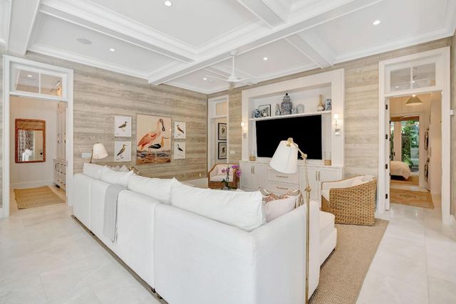 106 Micco Circle, Jupiter, FL 33458