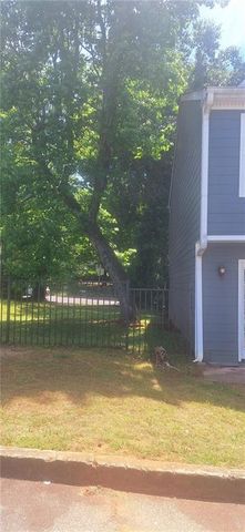 1022 Thornwoode Lane, Stone Mountain, GA 30083