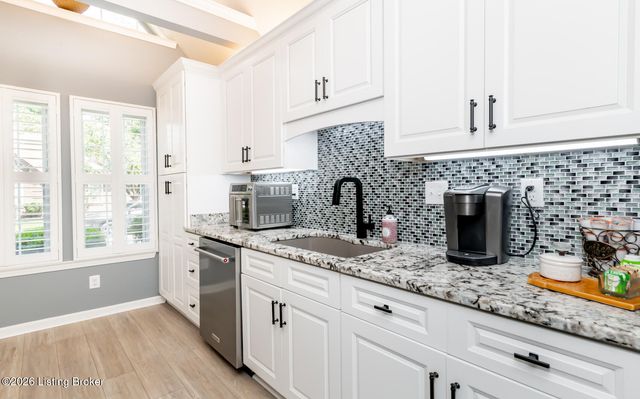 1502 Eastbridge Ct, Louisville, KY 40223