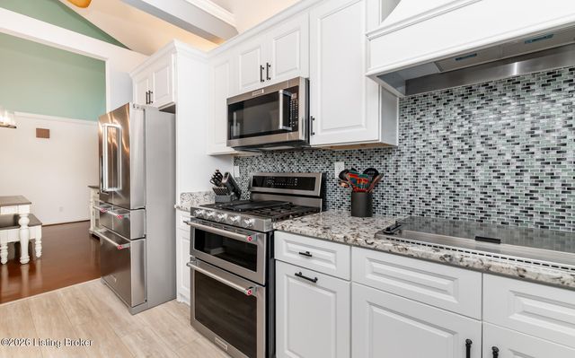 1502 Eastbridge Ct, Louisville, KY 40223