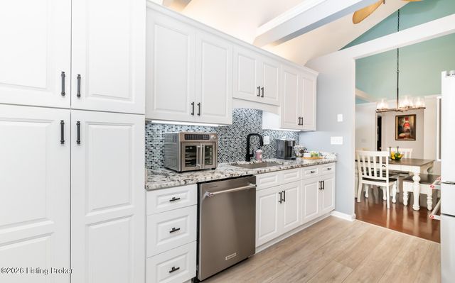 1502 Eastbridge Ct, Louisville, KY 40223