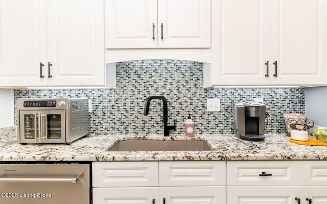 1502 Eastbridge Ct, Louisville, KY 40223