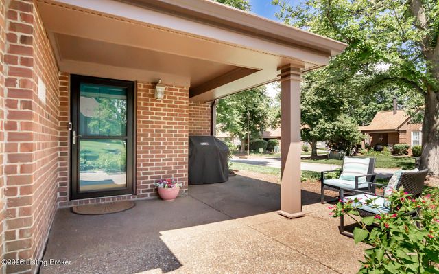 1502 Eastbridge Ct, Louisville, KY 40223