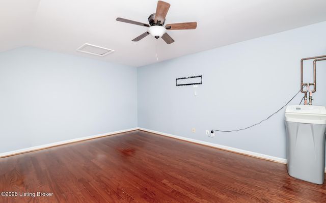1502 Eastbridge Ct, Louisville, KY 40223