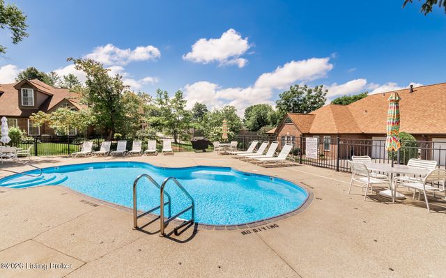 1502 Eastbridge Ct, Louisville, KY 40223