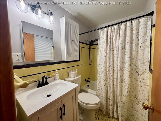 902 Wilkie Drive, Charleston, WV 25314