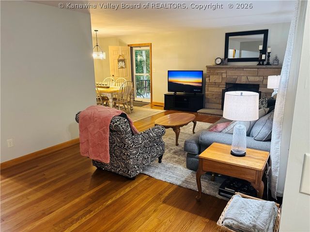 902 Wilkie Drive, Charleston, WV 25314